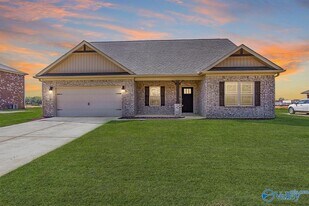 116 Ivy Vine Dr in Toney, AL - Building Photo