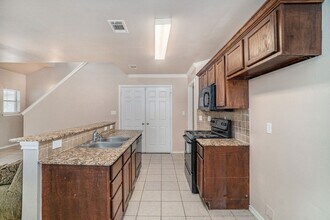 542 Mast Ct in Crowley, TX - Building Photo - Building Photo