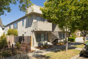 25th Street in Sacramento, CA - Building Photo
