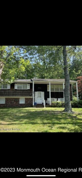416 Brookside Ave in Ocean Township, NJ - Foto de edificio