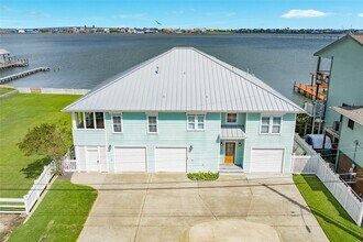 9680 Airway Ln in Galveston, TX - Building Photo - Building Photo