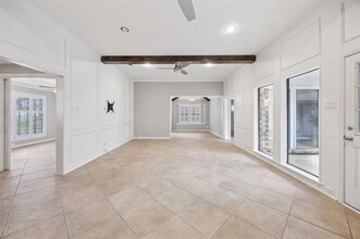 7010 Claybrook Dr in Dallas, TX - Building Photo - Building Photo