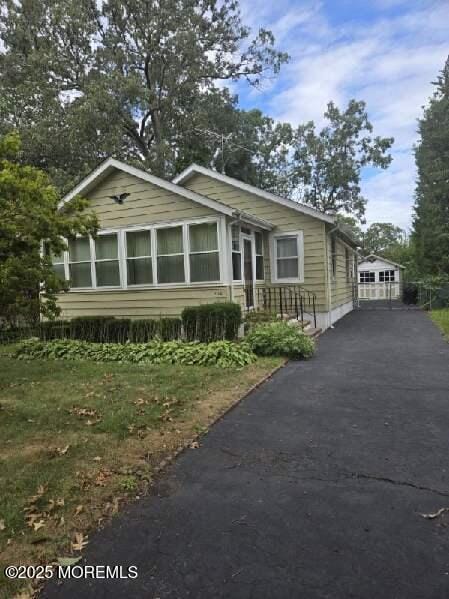 property at 712 Radnor Ave