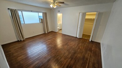 8315 Clinton Ave, Unit 8 in West Hollywood, CA - Foto de edificio - Building Photo