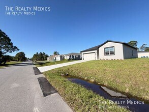 2810 Felda Ave in Palm Bay, FL - Building Photo - Building Photo