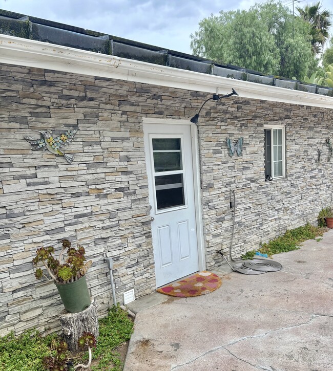 99 Pepper Tree Rd, Unit Apartment