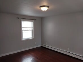 87 Bradford St in Everett, MA - Foto de edificio - Building Photo