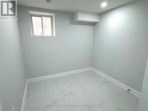 15 Drizzel Cres in Richmond Hill, ON - Building Photo - Building Photo