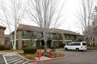 Spring Pines Apartments in Bend, OR - Building Photo - Building Photo