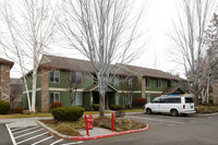 Spring Pines Apartments in Bend, OR - Foto de edificio - Building Photo