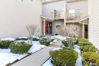 500 Edwards Blvd, Unit 20 in Lake Geneva, WI - Building Photo - Building Photo