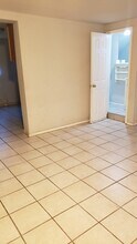 222 W Murrill St, Unit A in Baytown, TX - Building Photo - Building Photo
