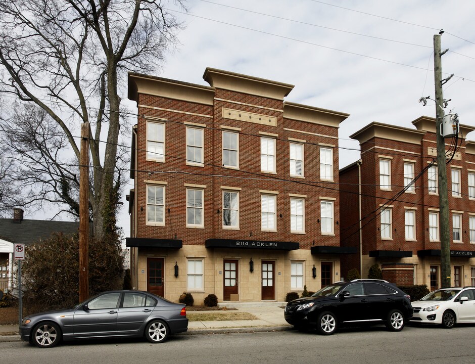 2114 Acklen Ave in Nashville, TN - Foto de edificio