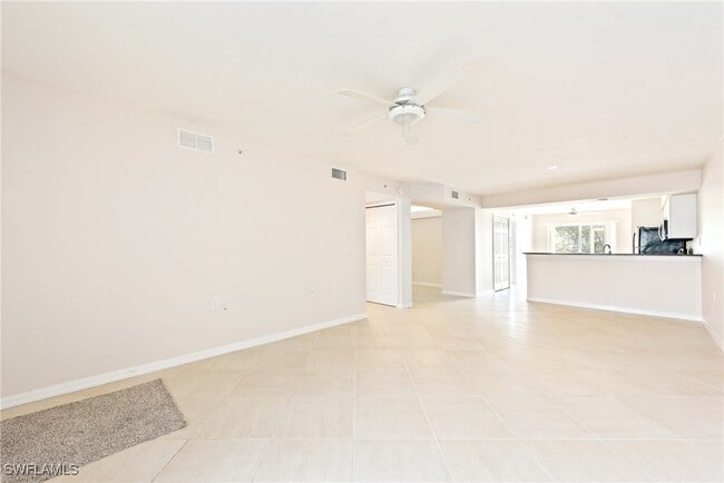 4925 Sandra Bay Dr in Naples, FL - Building Photo - Building Photo