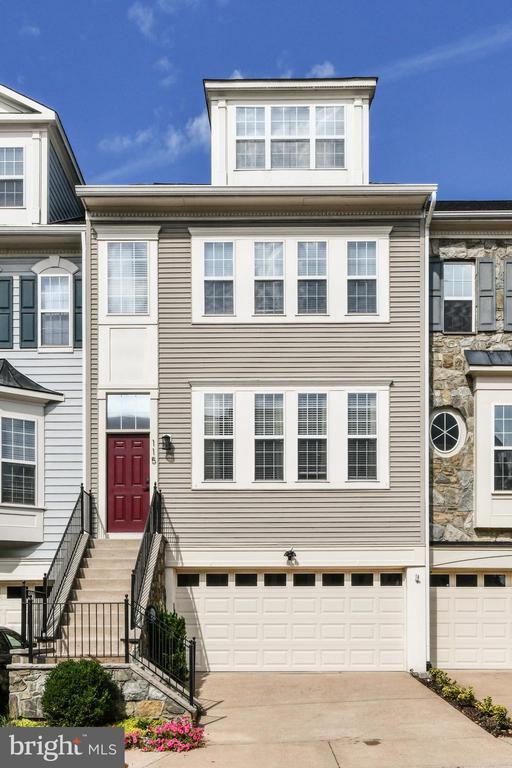 property at 115 Lake Cook Dr