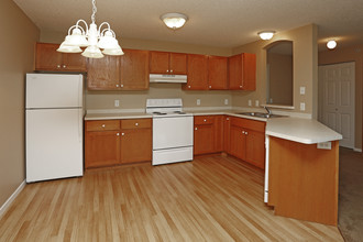 Goettens Grove Apartments in St. Cloud, MN - Foto de edificio - Interior Photo