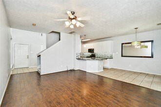 62 E Stedhill Loop in Conroe, TX - Building Photo - Building Photo