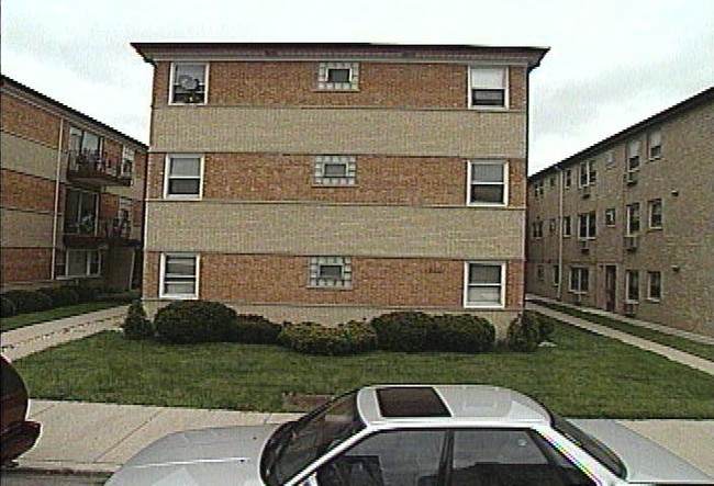 6241 N Northwest Hwy in Chicago, IL - Building Photo - Building Photo