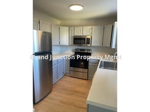 565 W Willow Ct in Clifton, CO - Building Photo - Building Photo