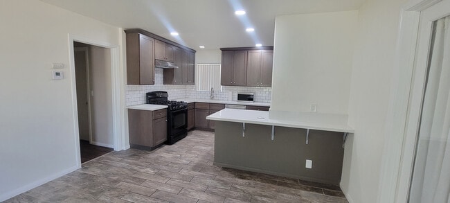 property at 204 W Duell St