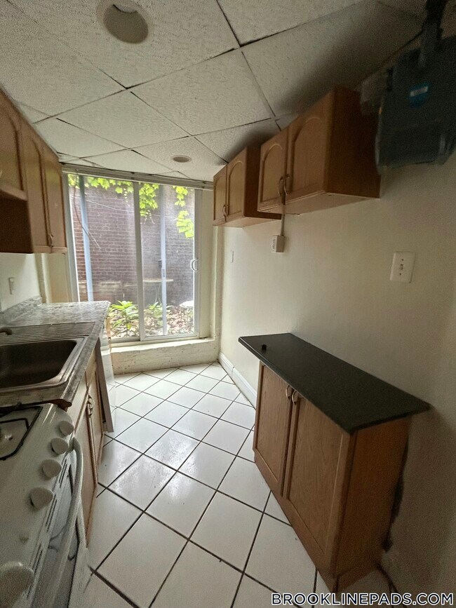 352 Riverway