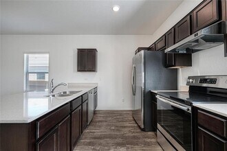 772 Circle Wy in Jarrell, TX - Building Photo - Building Photo
