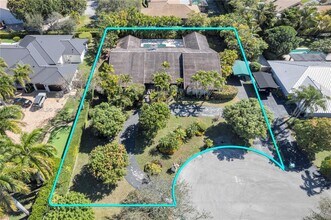 15305 SW 74th Ct in Palmetto Bay, FL - Building Photo - Building Photo