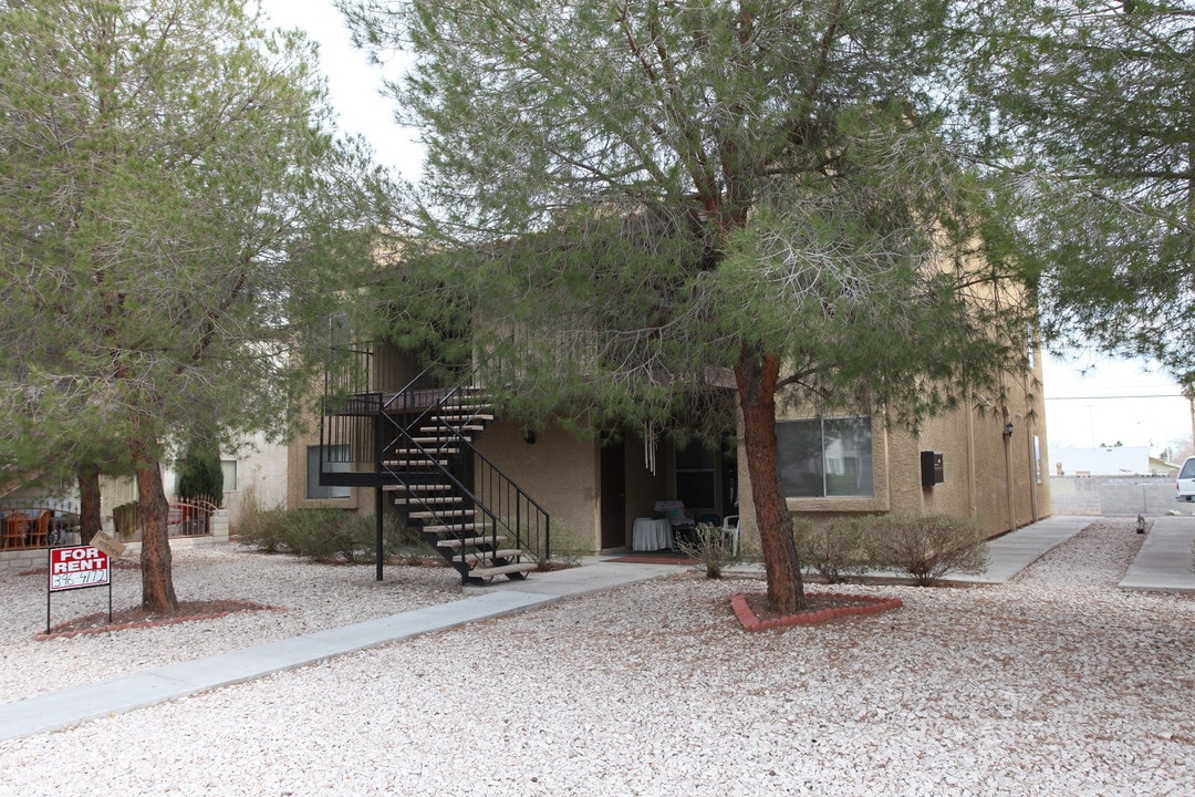 Charleston Heights in Las Vegas, NV - Foto de edificio