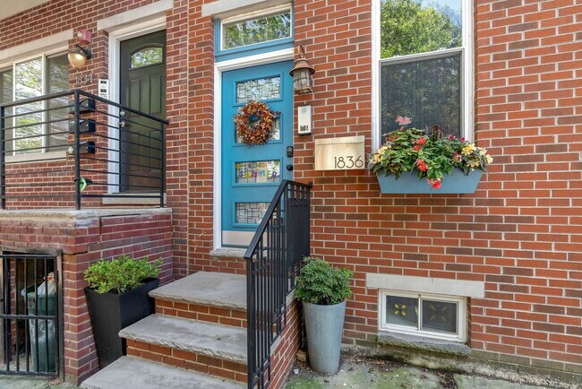 1836 Christian St in Philadelphia, PA - Building Photo - Building Photo