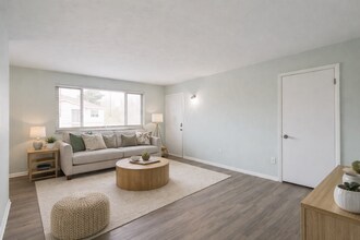 1210 Pierce St in Lakewood, CO - Building Photo - Building Photo