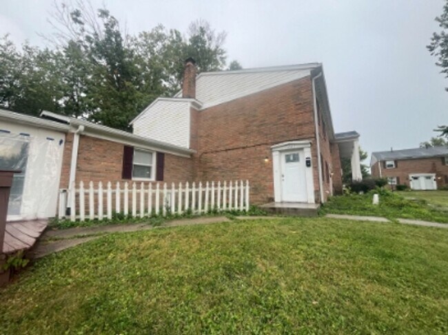 5263 Boy Scout Rd in Lawrence, IN - Building Photo - Building Photo