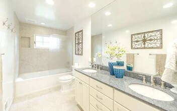 2225 Summit Dr in Hillsborough, CA - Building Photo - Building Photo