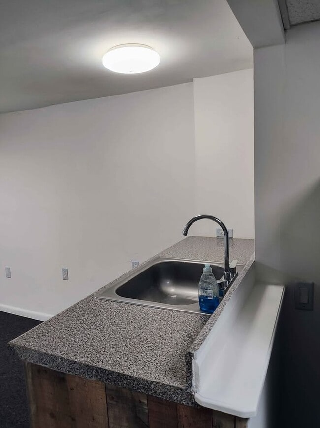 96 N Terrace Pl, Unit Lower Level in Valley Stream, NY - Building Photo - Building Photo