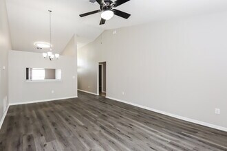 206 Lookout Dr in Apollo Beach, FL - Building Photo - Building Photo