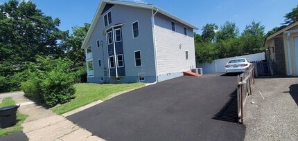 4 Orchard Square in Caldwell, NJ - Building Photo - Building Photo