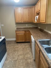 1102 Lindberg Rd in West Lafayette, IN - Foto de edificio - Building Photo