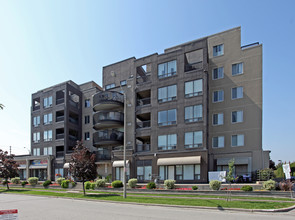 Regency Court in Toronto, ON - Building Photo - Building Photo