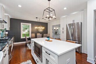 724 Warner Ave in Lemont, IL - Building Photo - Building Photo