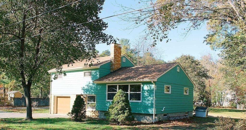 20 Fir Rd in Westford, MA - Building Photo