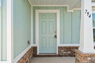 794 Riverwalk Cir in Freeport, FL - Building Photo - Building Photo