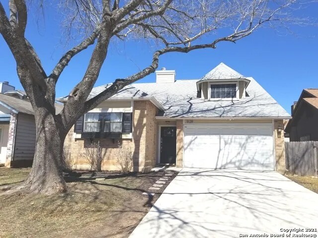 9139 Village Brown in San Antonio, TX - Foto de edificio