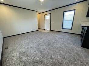 15861 Marentette Dr in Clinton Township, MI - Building Photo - Building Photo