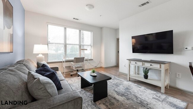 10051 Perimeter Station Dr, Unit 2-103 in Charlotte, NC - Foto de edificio - Building Photo