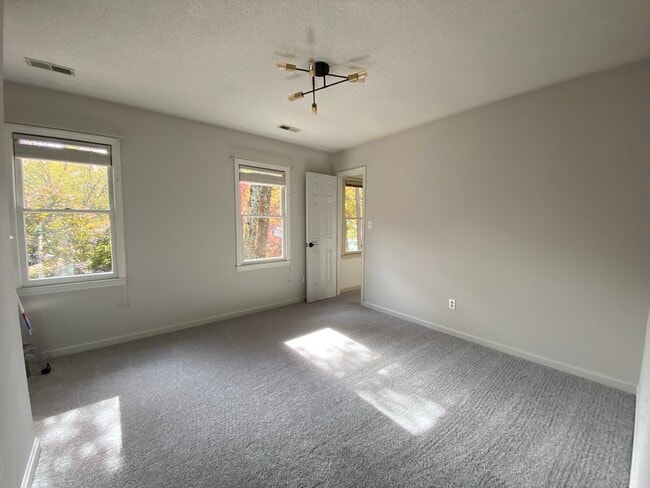 property at 118 W Skyhawk Dr