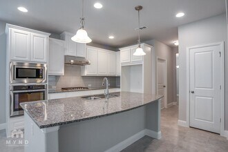 120 Knight of Realm Blvd in Lewisville, TX - Building Photo - Building Photo