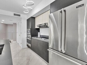 9821 E Bay Harbor Dr in Bay Harbor Islands, FL - Building Photo - Building Photo