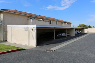 Nevada Regency Apartments in Vista, CA - Building Photo - Building Photo