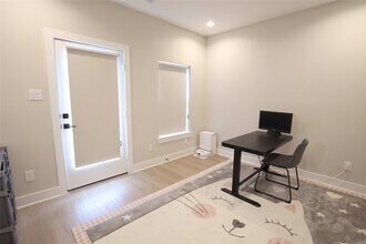 4916 Brinkman St in Houston, TX - Building Photo - Building Photo