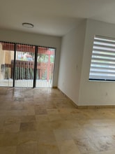 341 W Park Dr in Miami, FL - Building Photo - Building Photo