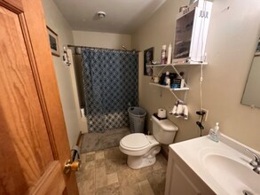 86 Oak St, Unit Unit 3 in Old Town, ME - Building Photo - Building Photo